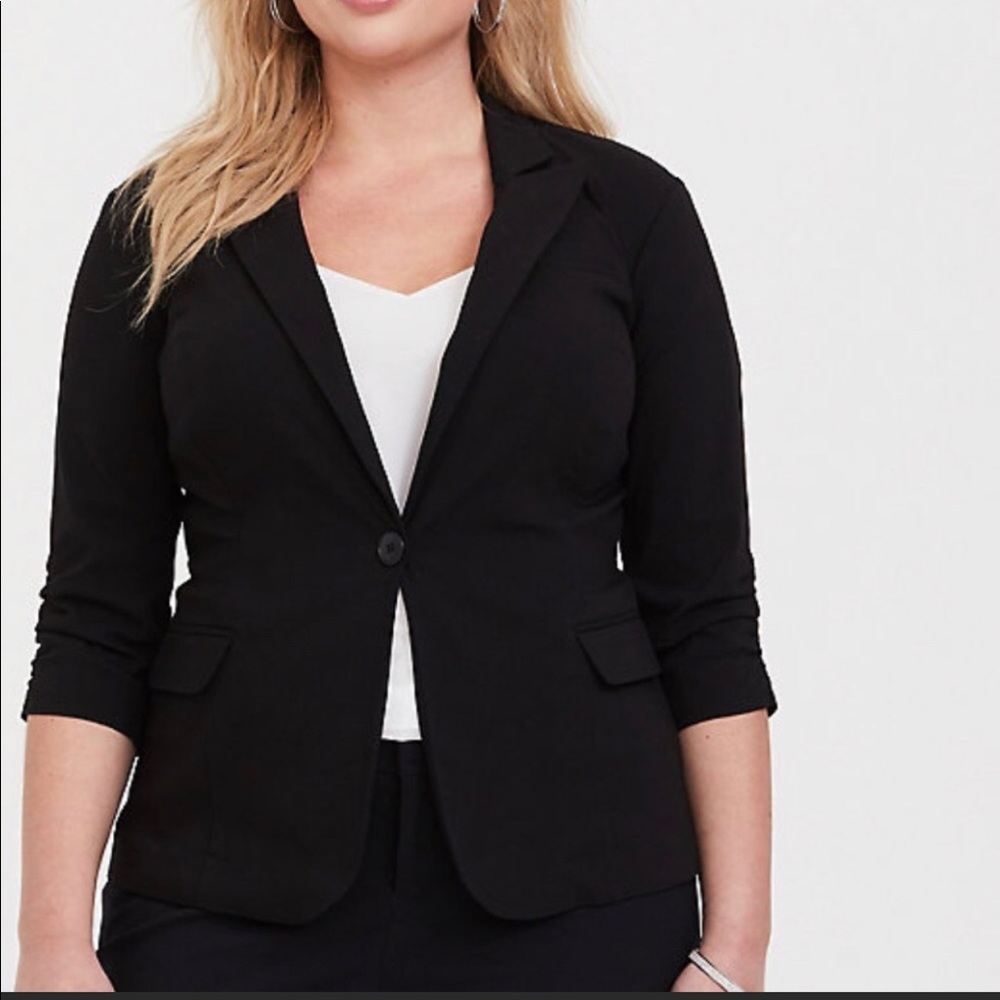Re Posh! Torrid Very nice and clean black blazer